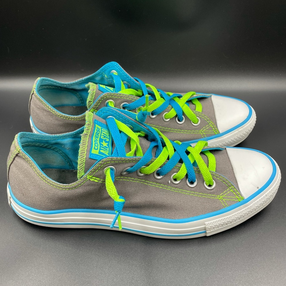 Converse All Stars Low Top Sneakers, Women’s sz 11